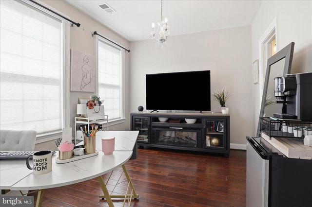 21179 ASHBURN HEIGHTS DR, Ashburn, VA 20148