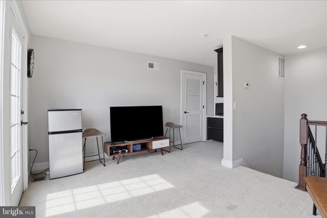 21179 ASHBURN HEIGHTS DR, Ashburn, VA 20148