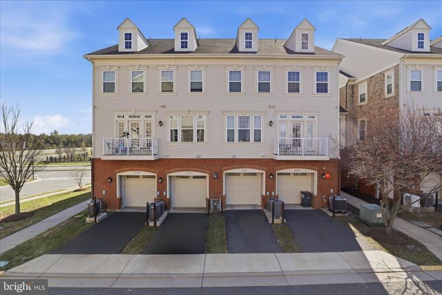 21179 ASHBURN HEIGHTS DR, Ashburn, VA 20148