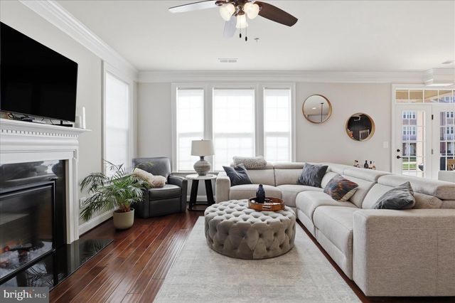 21179 ASHBURN HEIGHTS DR, Ashburn, VA 20148