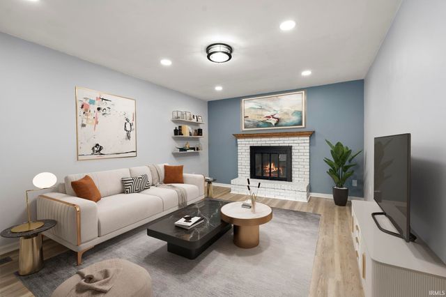 8108 Newfield Drive, Fort Wayne, IN 46815