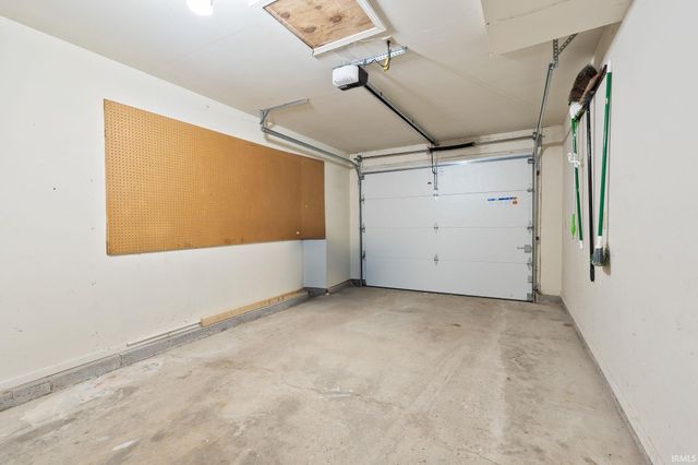 8108 Newfield Drive, Fort Wayne, IN 46815