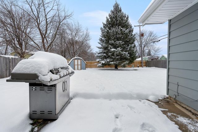 8108 Newfield Drive, Fort Wayne, IN 46815