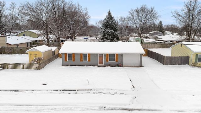 8108 Newfield Drive, Fort Wayne, IN 46815