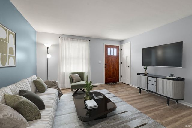 8108 Newfield Drive, Fort Wayne, IN 46815