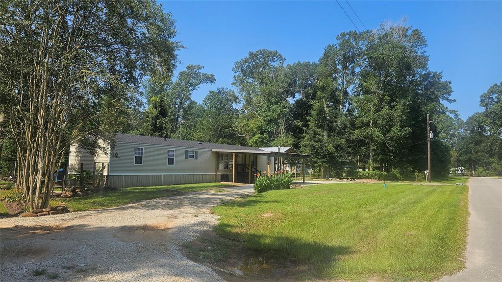 76 County Road 3378, Cleveland, TX 77327
