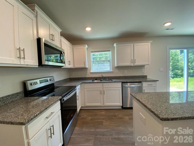 2209 Rolling Hills Drive, Dallas, NC 28034