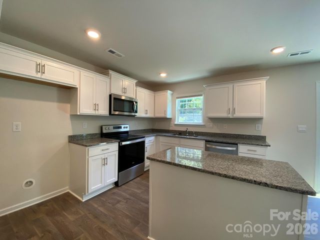 2209 Rolling Hills Drive, Dallas, NC 28034