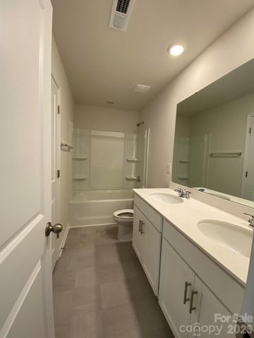 2209 Rolling Hills Drive, Dallas, NC 28034