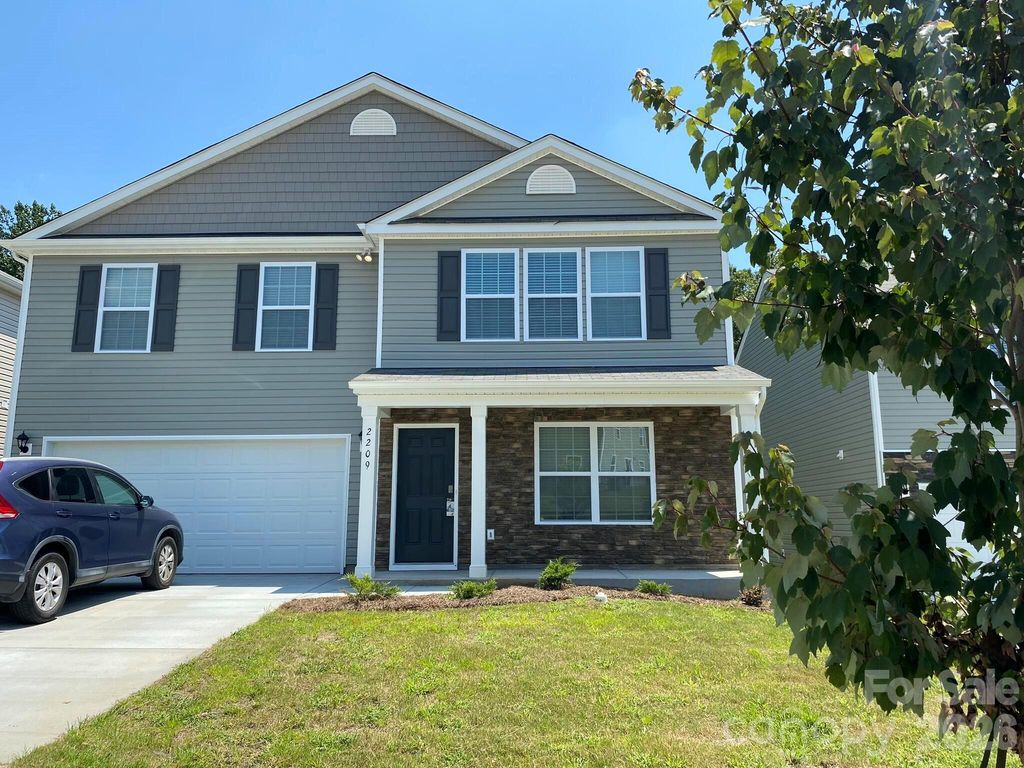 2209 Rolling Hills Drive, Dallas, NC 28034