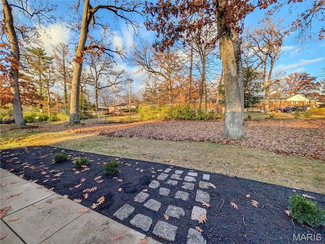 7639 Capilia Drive, Crestwood, MO 63123