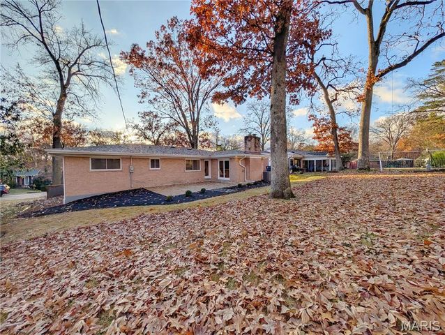 7639 Capilia Drive, Crestwood, MO 63123