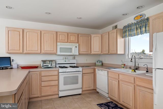 2205 N CENTRAL AVE, Surf City, NJ 08008