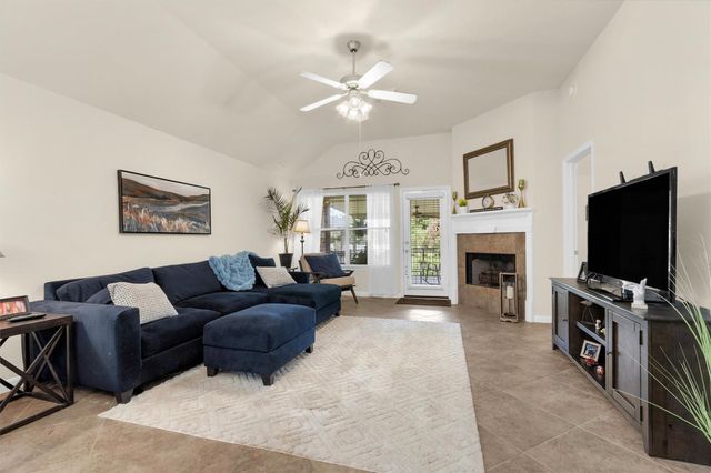 103 Cove W, Montgomery, TX 77356