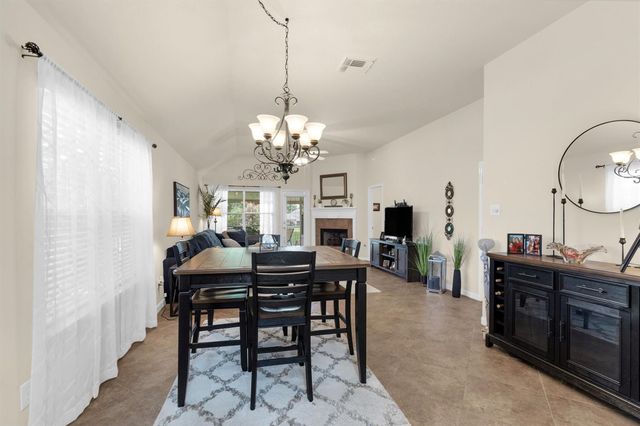 103 Cove W, Montgomery, TX 77356