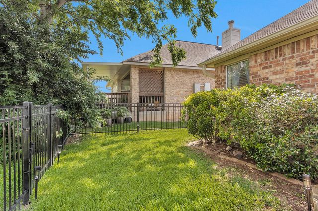 103 Cove W, Montgomery, TX 77356