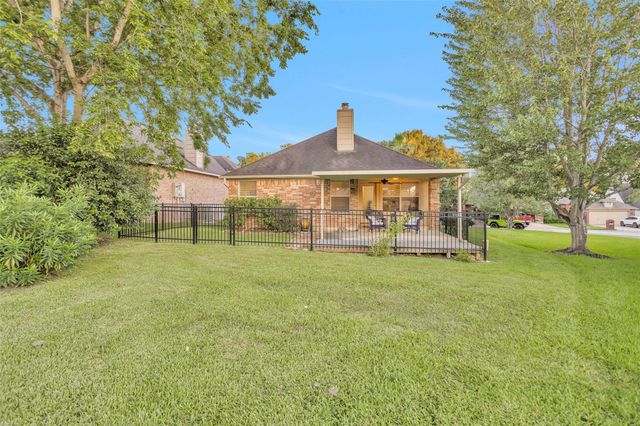 103 Cove W, Montgomery, TX 77356