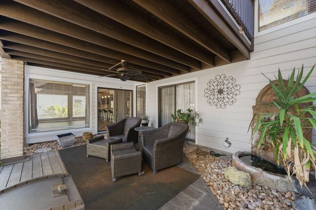 76 April Wind Drive S, Conroe, TX 77356