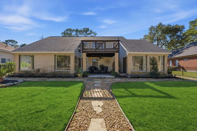 76 April Wind Drive S, Conroe, TX 77356