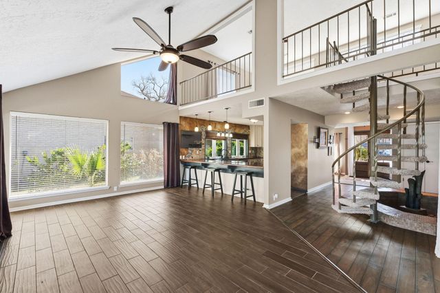 76 April Wind Drive S, Conroe, TX 77356