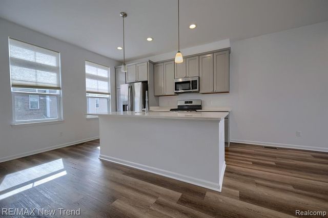 3293 Chambers, Wixom, MI 48393