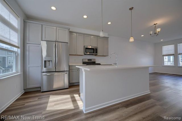 3293 Chambers, Wixom, MI 48393