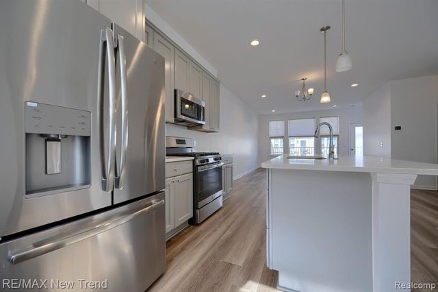 3293 Chambers, Wixom, MI 48393