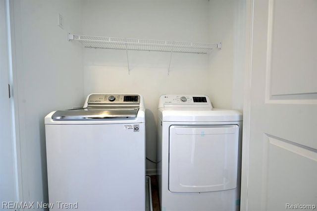 3293 Chambers, Wixom, MI 48393