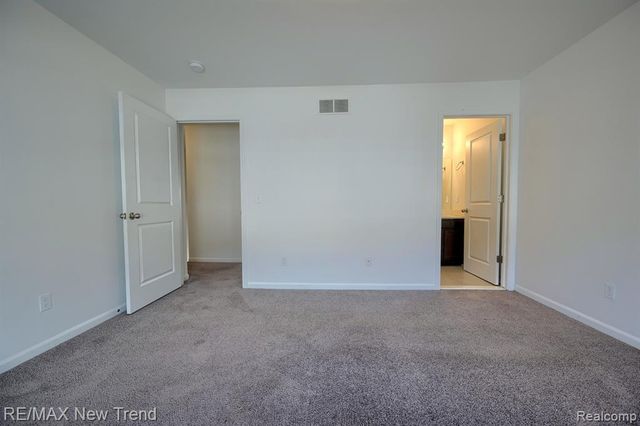 3293 Chambers, Wixom, MI 48393