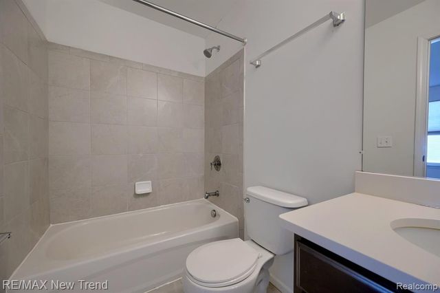 3293 Chambers, Wixom, MI 48393