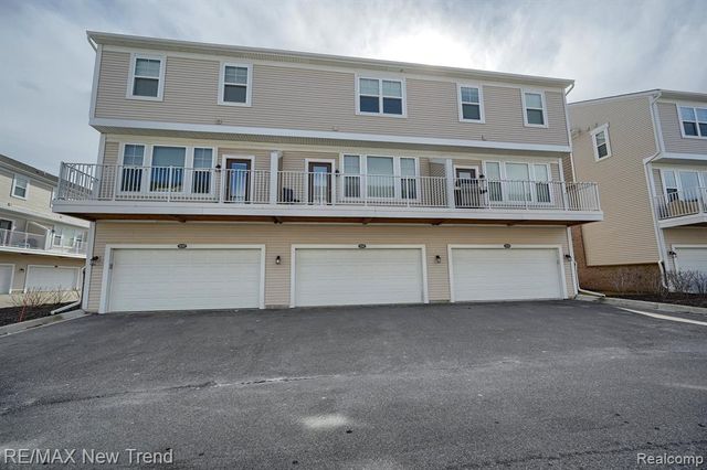 3293 Chambers, Wixom, MI 48393