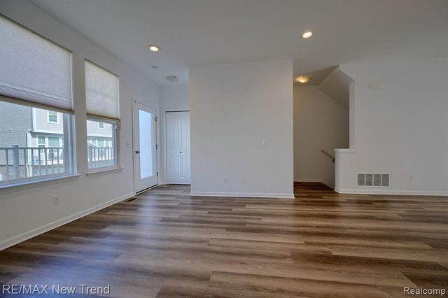 3293 Chambers, Wixom, MI 48393