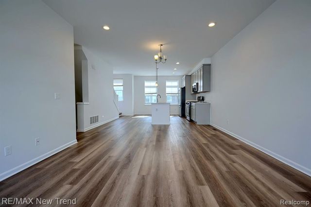 3293 Chambers, Wixom, MI 48393