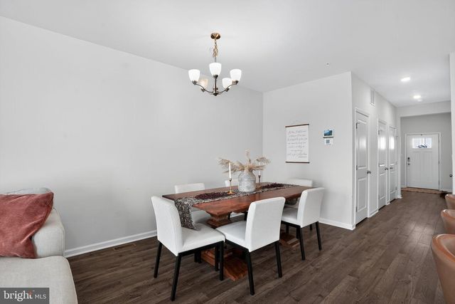 1047 TURNSTONE DR, Fogelsville, PA 18051