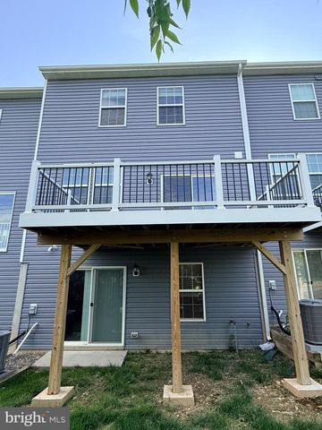 1047 TURNSTONE DR, Fogelsville, PA 18051