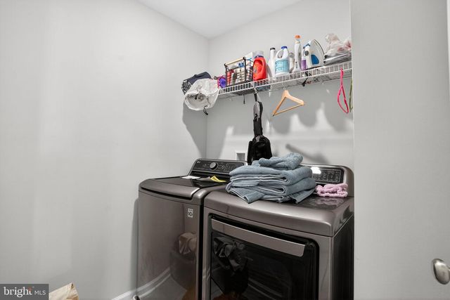 1047 TURNSTONE DR, Fogelsville, PA 18051