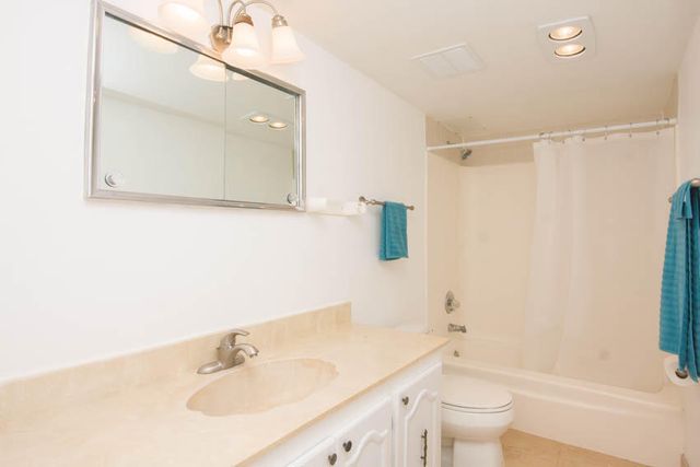 301 Croton Avenue 310, Lantana, FL 33462