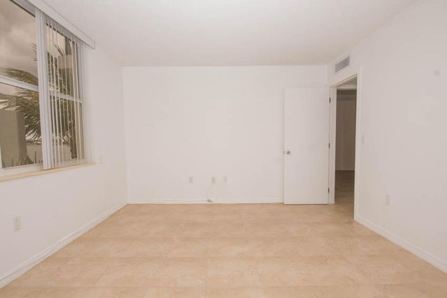 301 Croton Avenue 310, Lantana, FL 33462