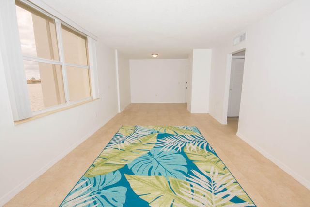 301 Croton Avenue 310, Lantana, FL 33462