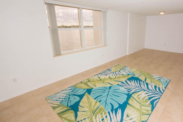 301 Croton Avenue 310, Lantana, FL 33462