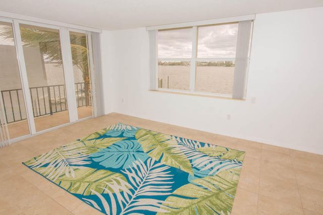 301 Croton Avenue 310, Lantana, FL 33462