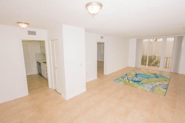 301 Croton Avenue 310, Lantana, FL 33462