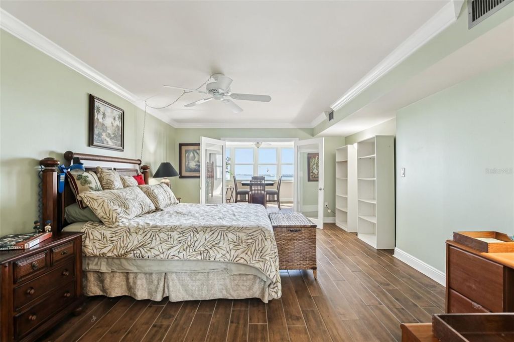 Image 12 of property listing at 5108 BRITTANY DRIVE S 805, St Petersburg, FL 33715