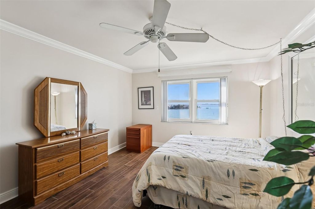 Image 16 of property listing at 5108 BRITTANY DRIVE S 805, St Petersburg, FL 33715