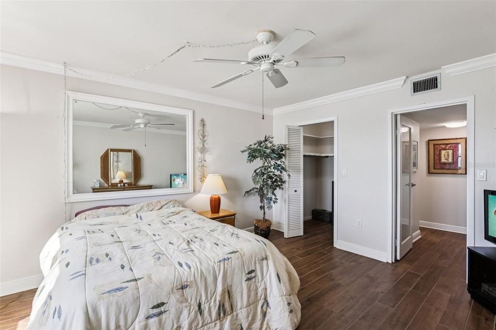 Image 17 of property listing at 5108 BRITTANY DRIVE S 805, St Petersburg, FL 33715