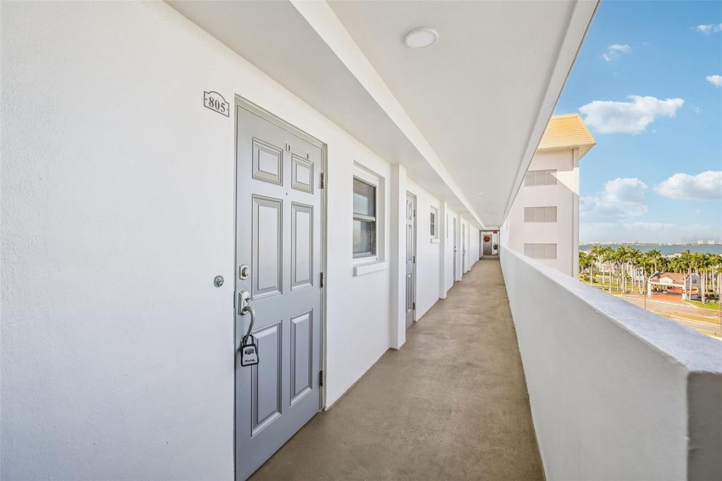 Image 19 of property listing at 5108 BRITTANY DRIVE S 805, St Petersburg, FL 33715