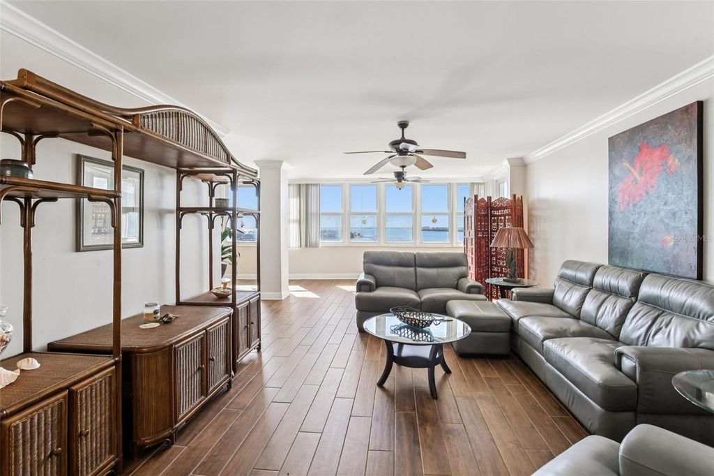 Image 3 of property listing at 5108 BRITTANY DRIVE S 805, St Petersburg, FL 33715