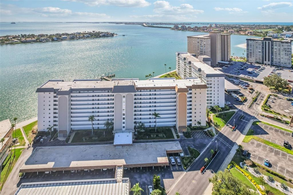 Image 21 of property listing at 5108 BRITTANY DRIVE S 805, St Petersburg, FL 33715