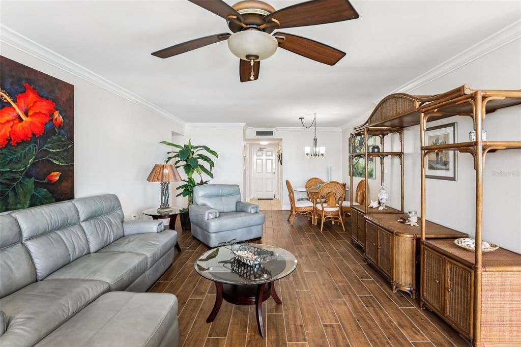 Image 4 of property listing at 5108 BRITTANY DRIVE S 805, St Petersburg, FL 33715