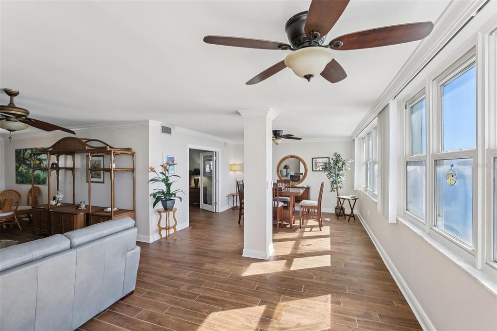 Image 5 of property listing at 5108 BRITTANY DRIVE S 805, St Petersburg, FL 33715